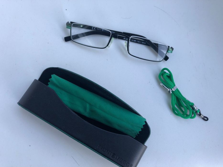 Óculos de leitura ( +3.00) Novos