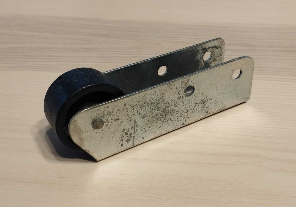 Роликовые крепления мебельные