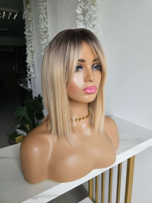 Peruka Eli blond bob z odrostem i grzywką  naturalna gęstość  SH-181