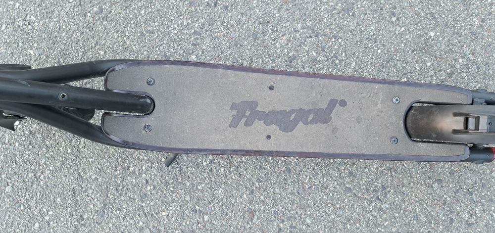 Frugal impulse - hulajnoga elektryczna