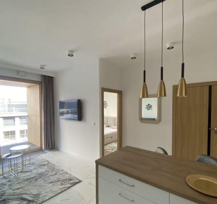 Стильна 2/х кім квартира у Варшаві