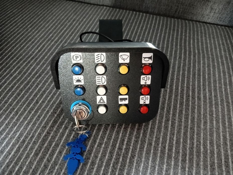 Button Box ze stacyjką