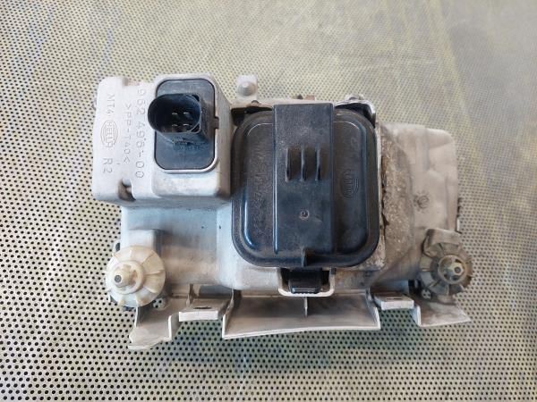 Ótica / farol direita VOLKSWAGEN Polo (6N)