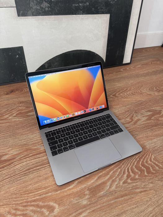 MacBook Pro 2017 - 13” / Intel Core i5 / 256GB