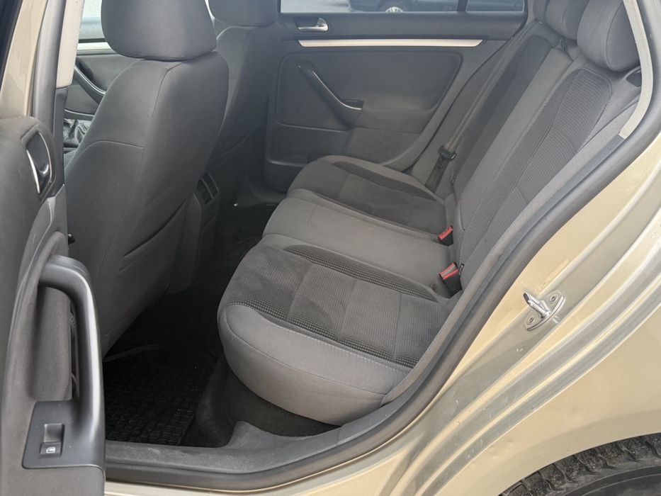 VW Гольф 5 Автомат 2л
