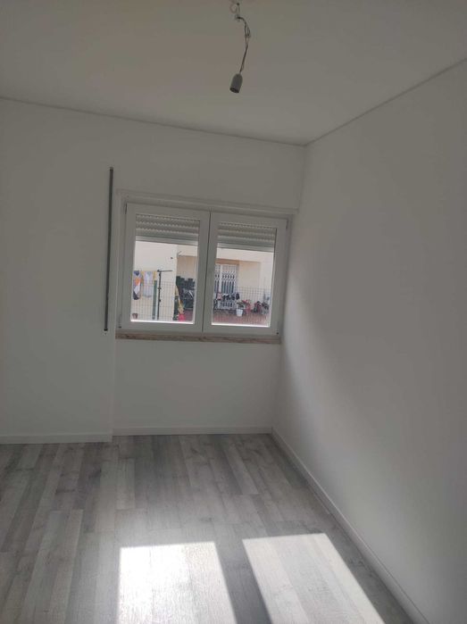T2 - 1º andar em moradia bifamiliar em S.Domingos de Rana