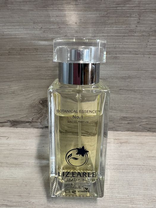 woda perfumowana Liz Earle Botanical Essence 50ml