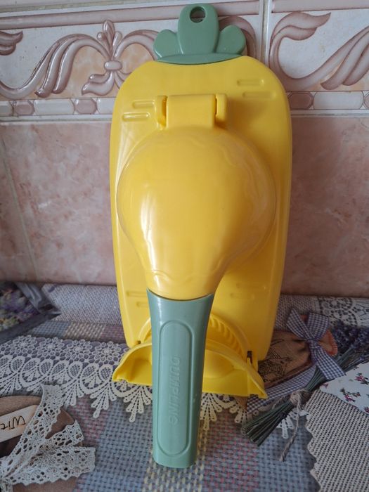 Приспособление для лепки вареников 2 в 1