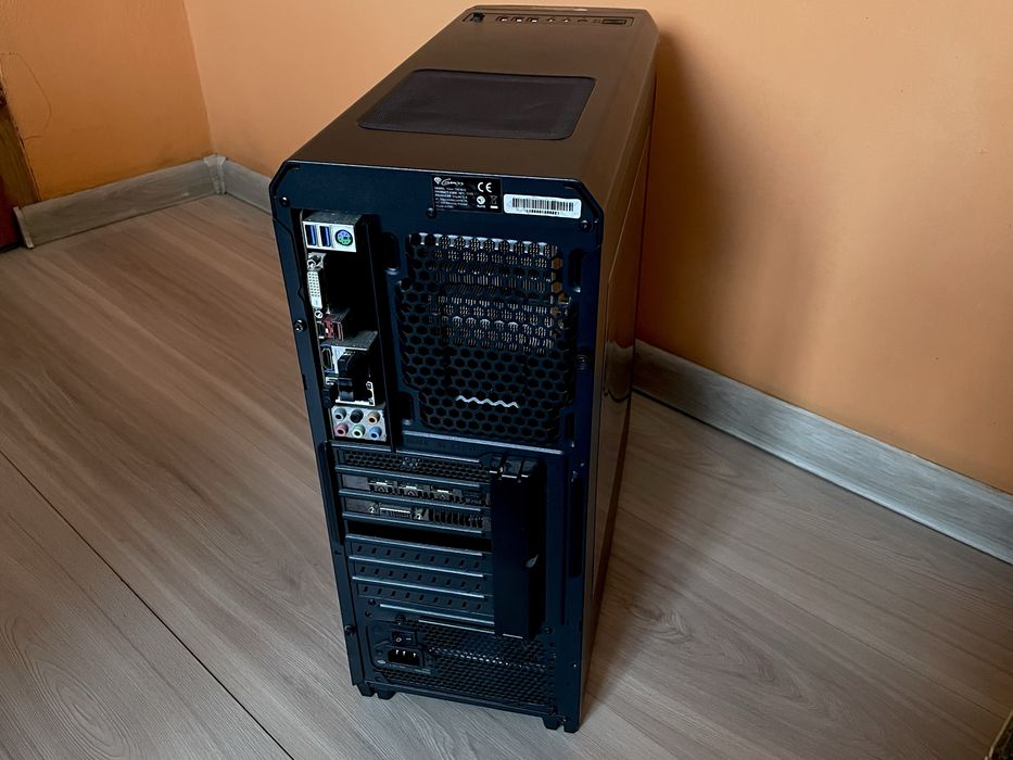 Komputer Stacjonarny Gamingowy i5-8600K + GTX1080 + 32GB Ram