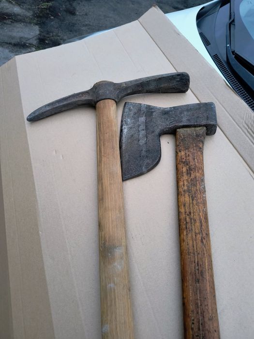 Kilof i topór. Solidne