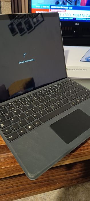 Microsoft surface pro 9 em estado impecável.