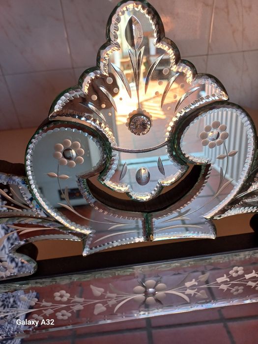 Vendo Espelho Veneziano