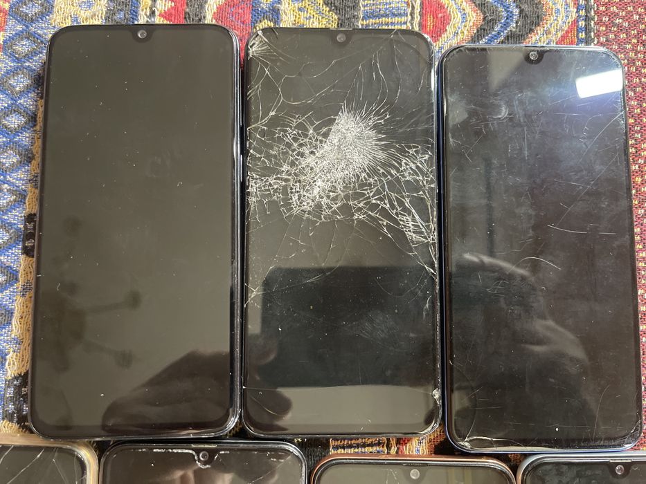 Samsung A40 с Европы