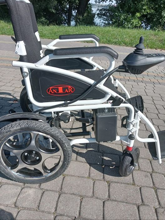 Elektryczny wózek Antar