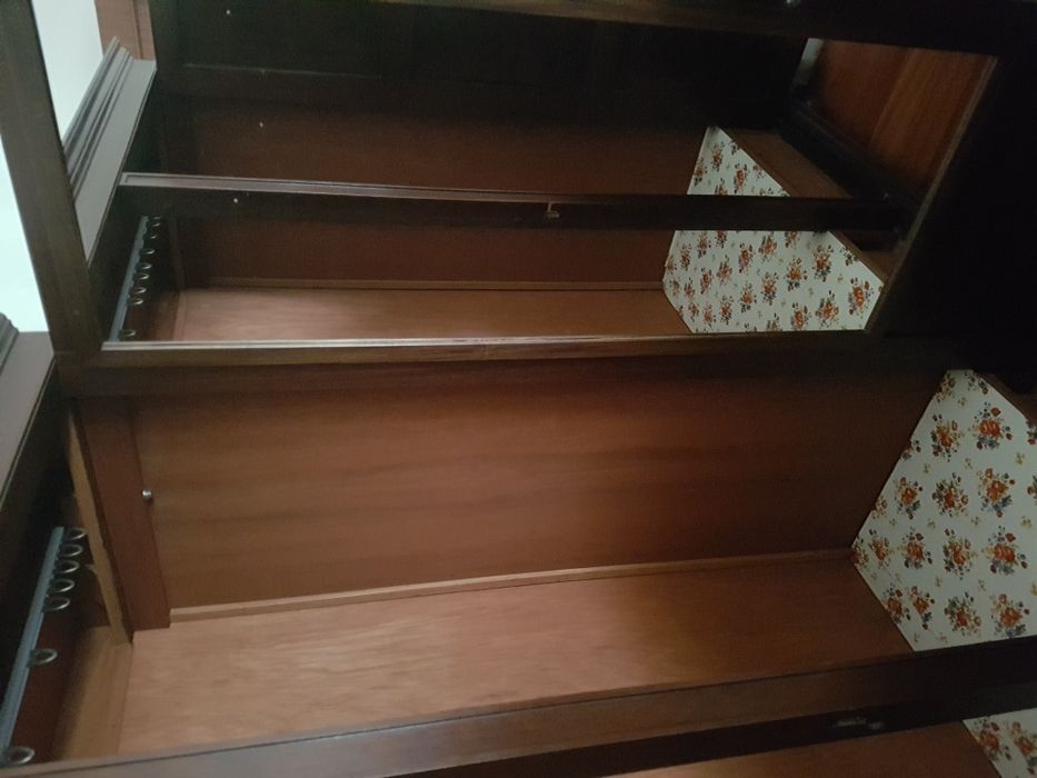 Mobília solteiro castanho maciço