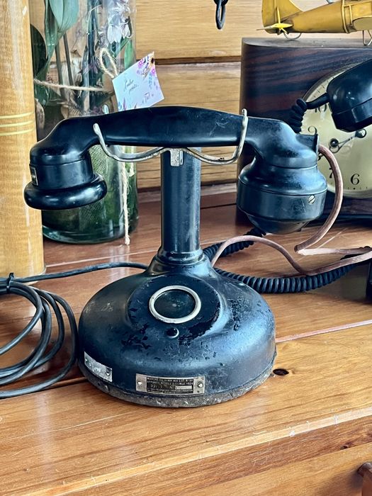 Antigo telefone anos 30