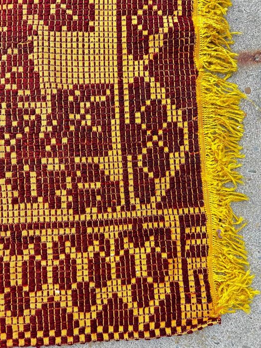 Палас покривало давнє старовине