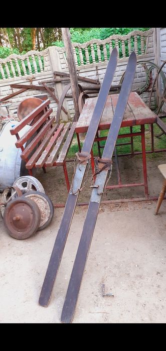 Narty drewniane przedwojenne do skansenu lub muzeum.