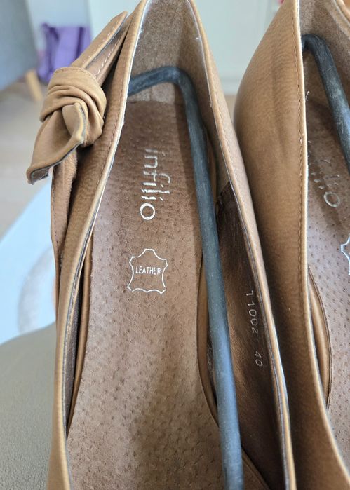 Infilio buty na obcasie szpilki 40 camel z kokardą na platformie