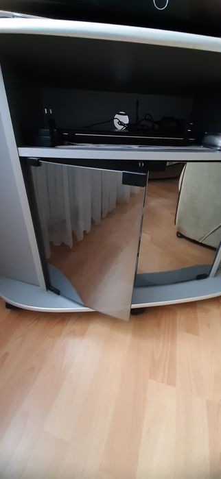 Тумба під телевізор  , ідеальний стан.