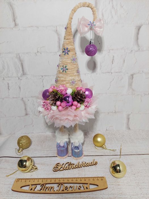 Choinka świąteczna na nogach. Handmade