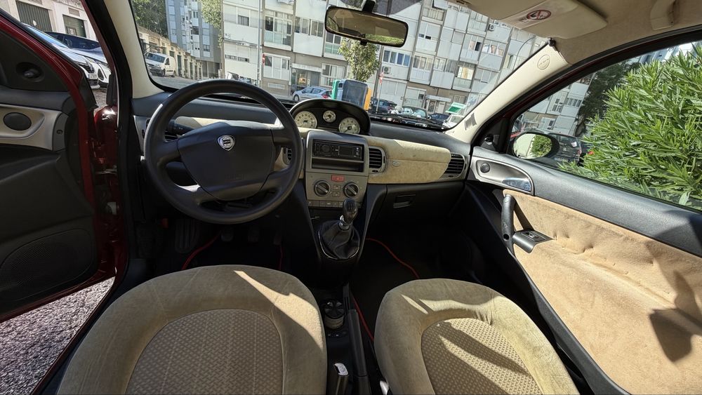 Lancia ypsilon 2005