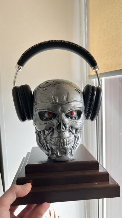 Terminator. Підставка під навушники. T-800