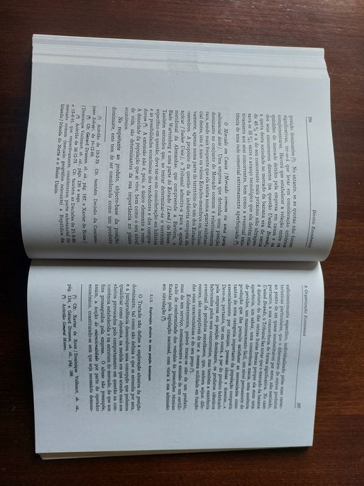 Livro Direito Económico "A Ordem Económica Portuguesa"