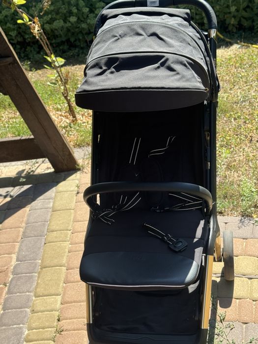 Коляска прогулянкова Carrello Cross, стан нової