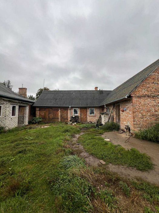 Продаж будинку біля Млинова