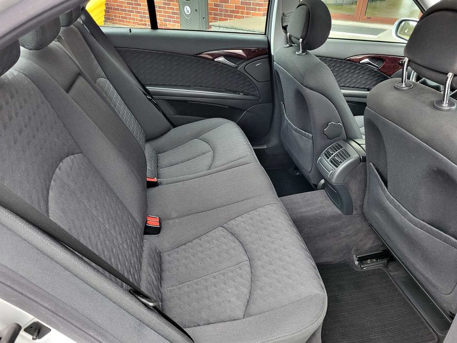 Śliczny Mercedes E KLASA *Klima*ALU*Xenon*Niski Przebieg!RARYTAS!