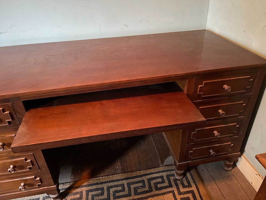 Cómoda-secretária em castanho