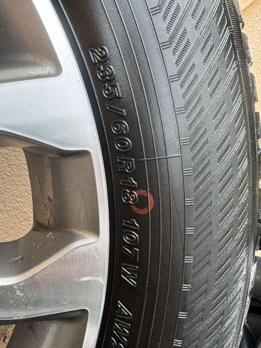 Колеса шини диски тітани Хюндай 235/60 R18