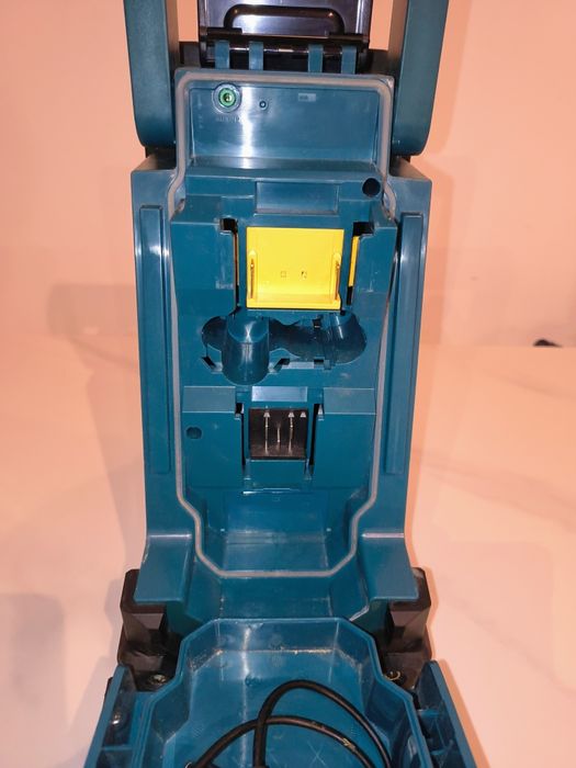 Radio budowlane Makita DMR 107 LXT, CXT