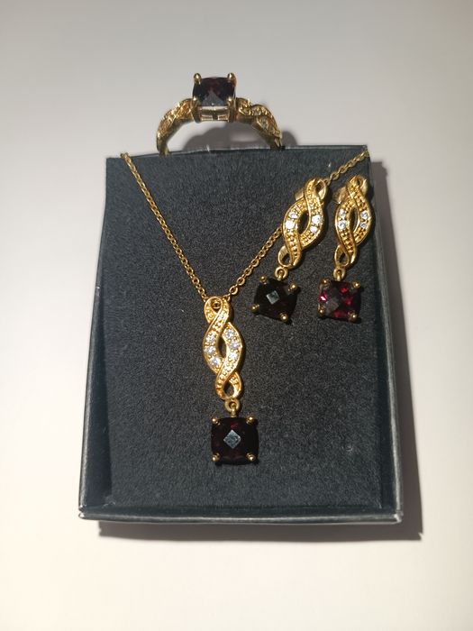 Komplet biżuterii Avon