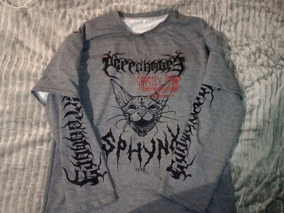 Кофта з котом ( готична чи ні, не розуміюсь в цьому)