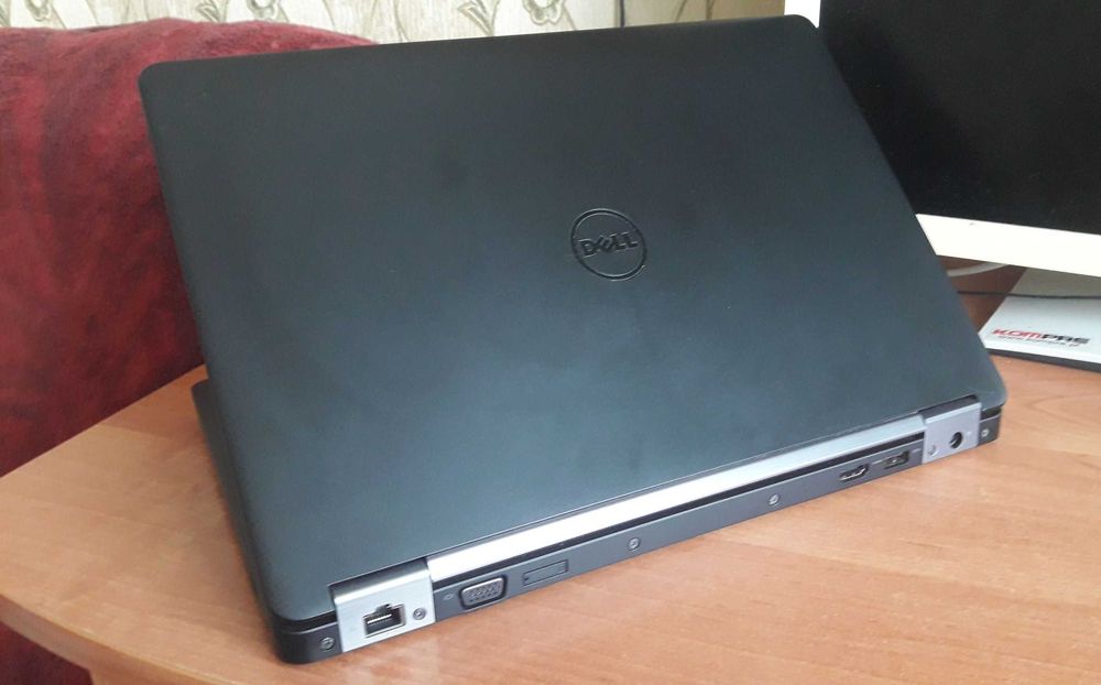 Dell Latitude E5470 / Intel i5-6200U / Ram 4GB / SSD 256GB / Win10