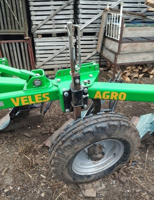 Плуг Велес Агро 3+1