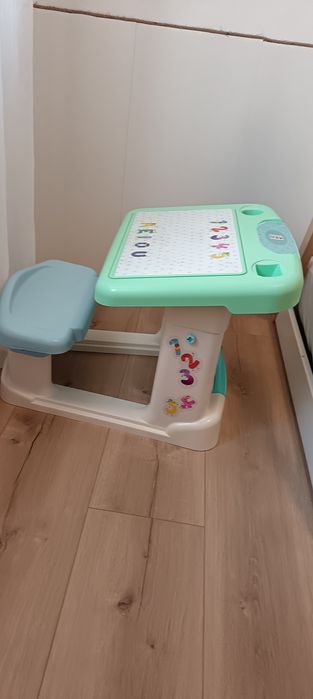 Secretária criança