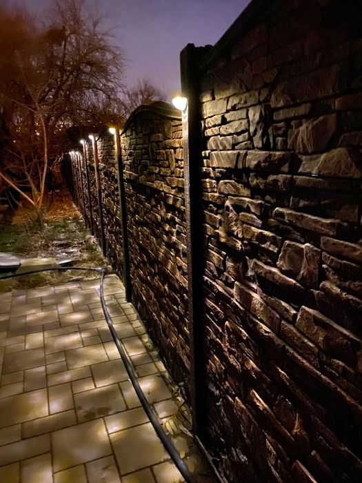 Світлодіодний ліхтар на сонячній батареї