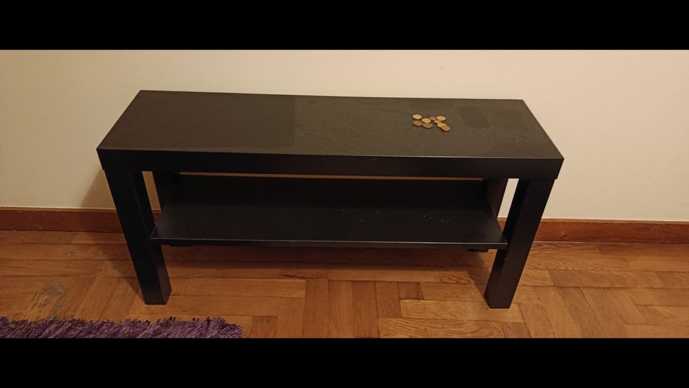 Móvel sala, televisão, cama antiga, mesa de centro, mesinha retangular, cómoda antiga e mesa cozinha