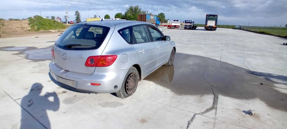 Mazda 3 1.6b 105KM/Na części