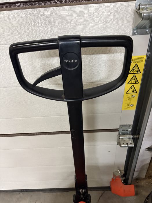 Paleciak toyota lhm 230 sprawny 2300 kg stan super