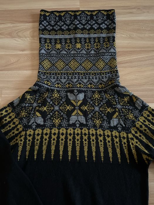 Продам вовняний светр р. 38(М)