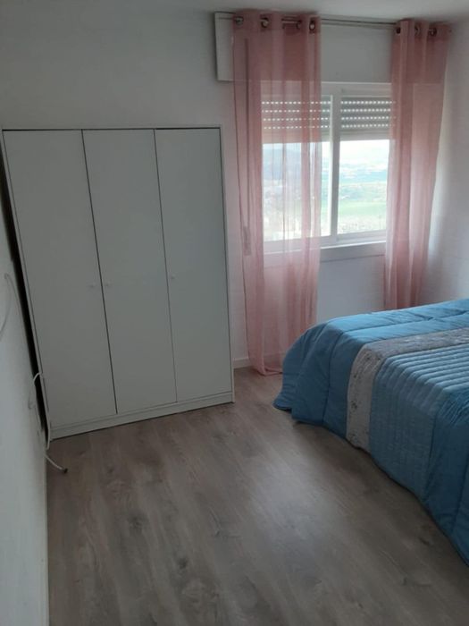 Quarto para arrendar de casal