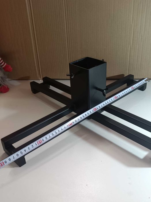 Nowoczesny solidny stojak pod choinkę, duży.