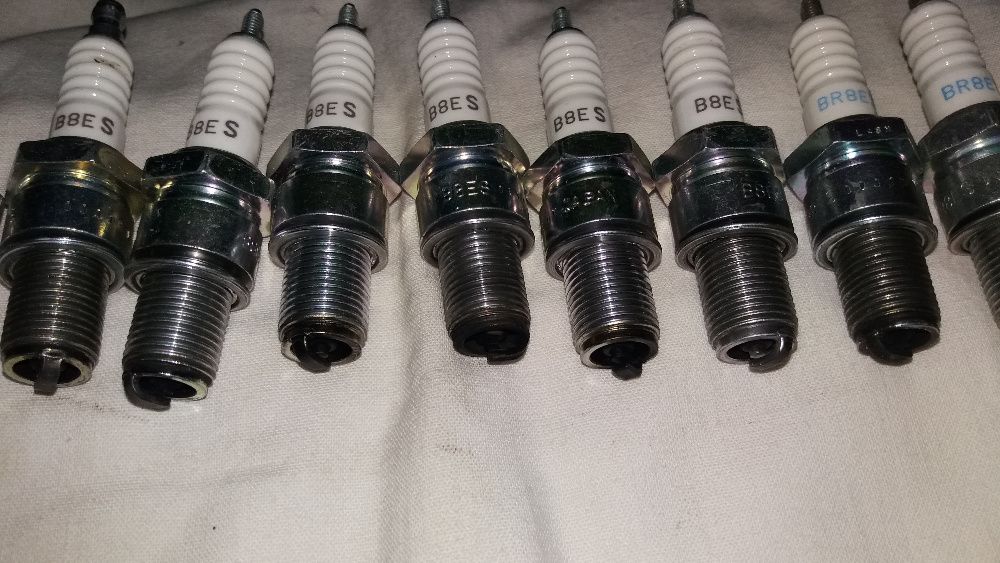 Vários pares de velas para mota NGK B8ES, BR8ES, BR8EIX iridium