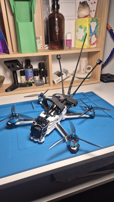 Drone FPV Vapor X5 branco pérola