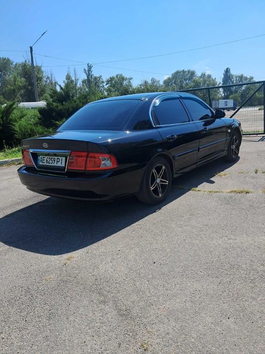 Продам Kia Madgentis