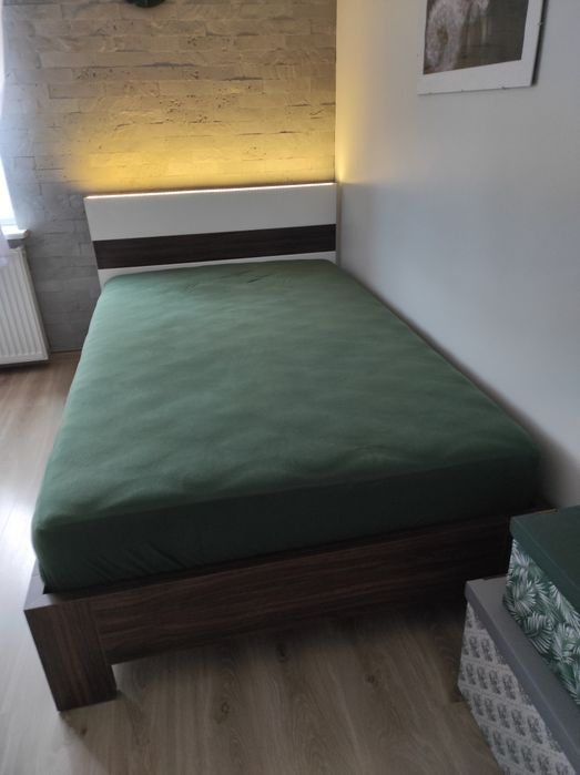 Łóżko plus materac
